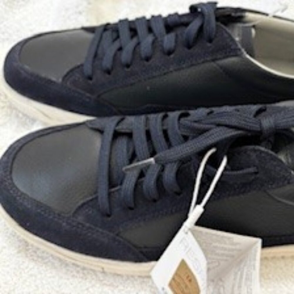 Geox "Respira" collection navy leather upper sneakers Men's size 6/EU Size 39